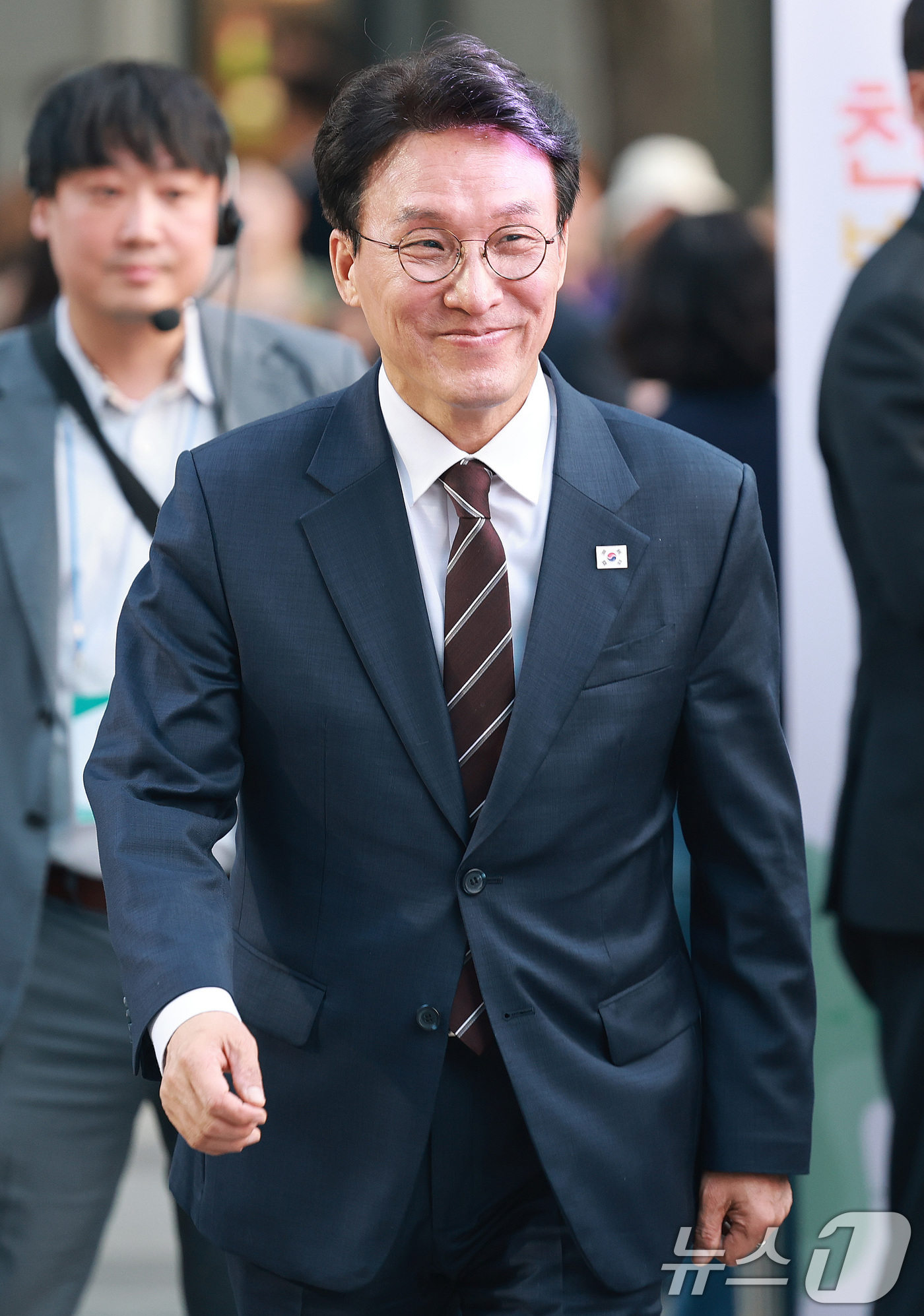 (서울=뉴스1) 임세영 기자 = 김민석 국무총리가 24일 서울 중구 청계광장에서 열린 천명지킴 발대식에 참석하고 있다. 2026.4.24/뉴스1