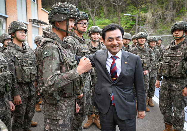 안규백 국방부장관, AI 기반 해안경계작전 대비태세 현장점검