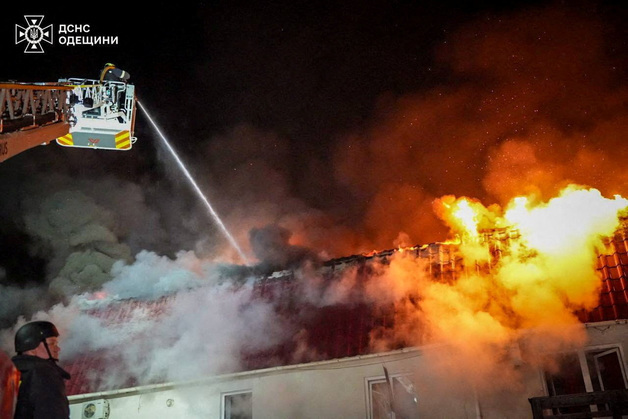 [포토] 러시아 드론 공습에 무너진 오데사 아파트