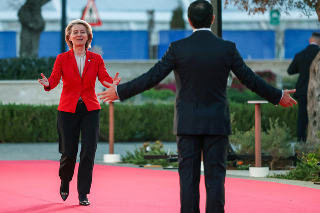 [포토] 키프로스 도착한 폰데어라이엔 EU 집행위원장