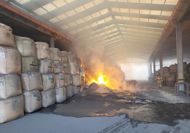 경북 영천서 공장 화재 2건 연이어 발생…인명피해 없어