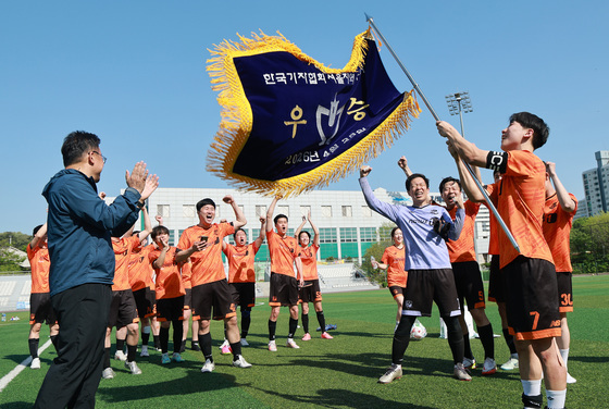뉴스1, 기협 축구대회 사상 첫 '우승'