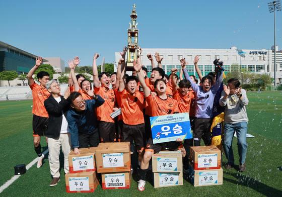 뉴스1, 기협 축구대회 사상 첫 '우승'