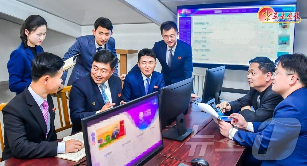 (평양 노동신문=뉴스1) = 북한 노동당 기관지 노동신문은 26일 "'자강력' 사이트 운영을 잘하기 위해 서로의 지혜를 합쳐간다"며 국가과학기술위원회 모란봉 기술협력 교류사를 조명 …