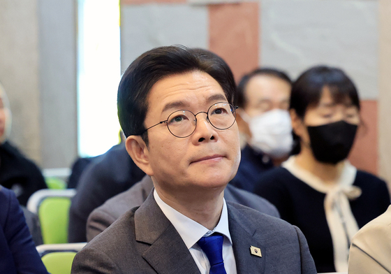 광야교회에서 예배드리는 정원오 서울시장 후보