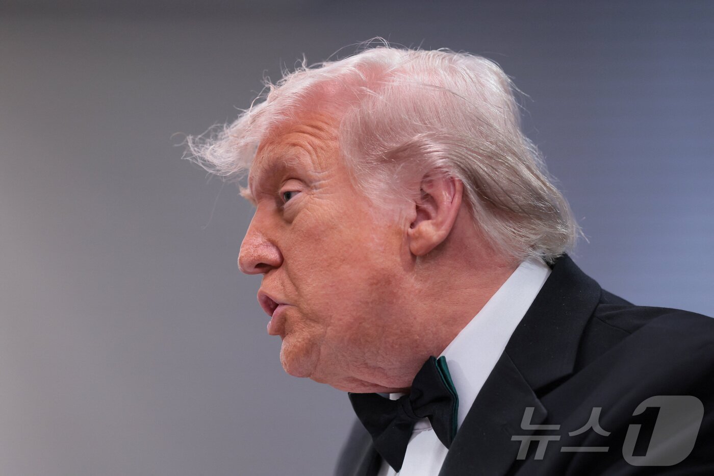 본문 이미지 - 25일(현지시간) 도널드 트럼프 미국 대통령이 워싱턴DC 백악관에서 기자회견을 하고 있다. 2026.04.25 ⓒ 로이터=뉴스1