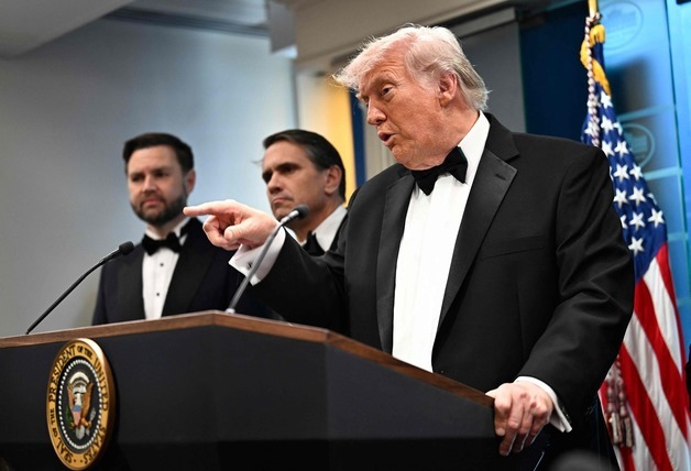 트럼프 "백악관 출입기자단 만찬장 총격 용의자 반기독교 성향"