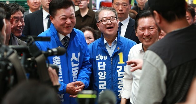 정청래 대표 "우리 후보자입니다"