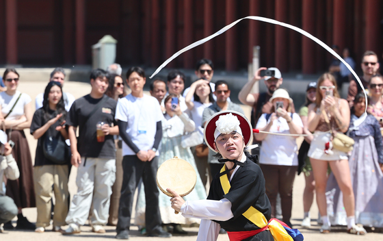 '흥겨운 우리 가락 속으로'