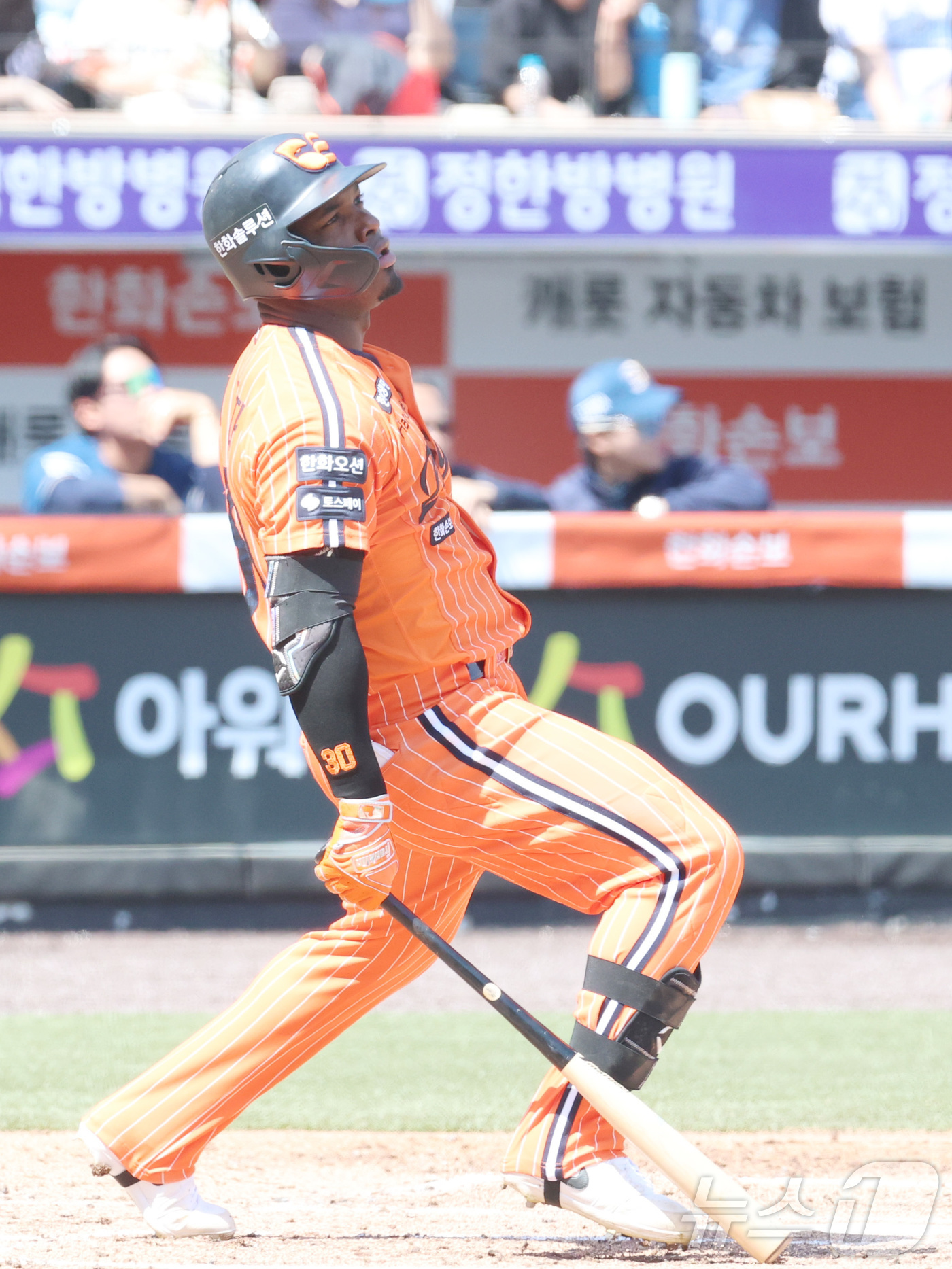 (대전=뉴스1) 김기남 기자 = 26일 대전 한화생명볼파크에서 열린 2026 신한 SOL KBO리그 NC 다이노스와 한화 이글스의 경기에서 한화 페라자가 1회말 동점 2점 홈런을 …