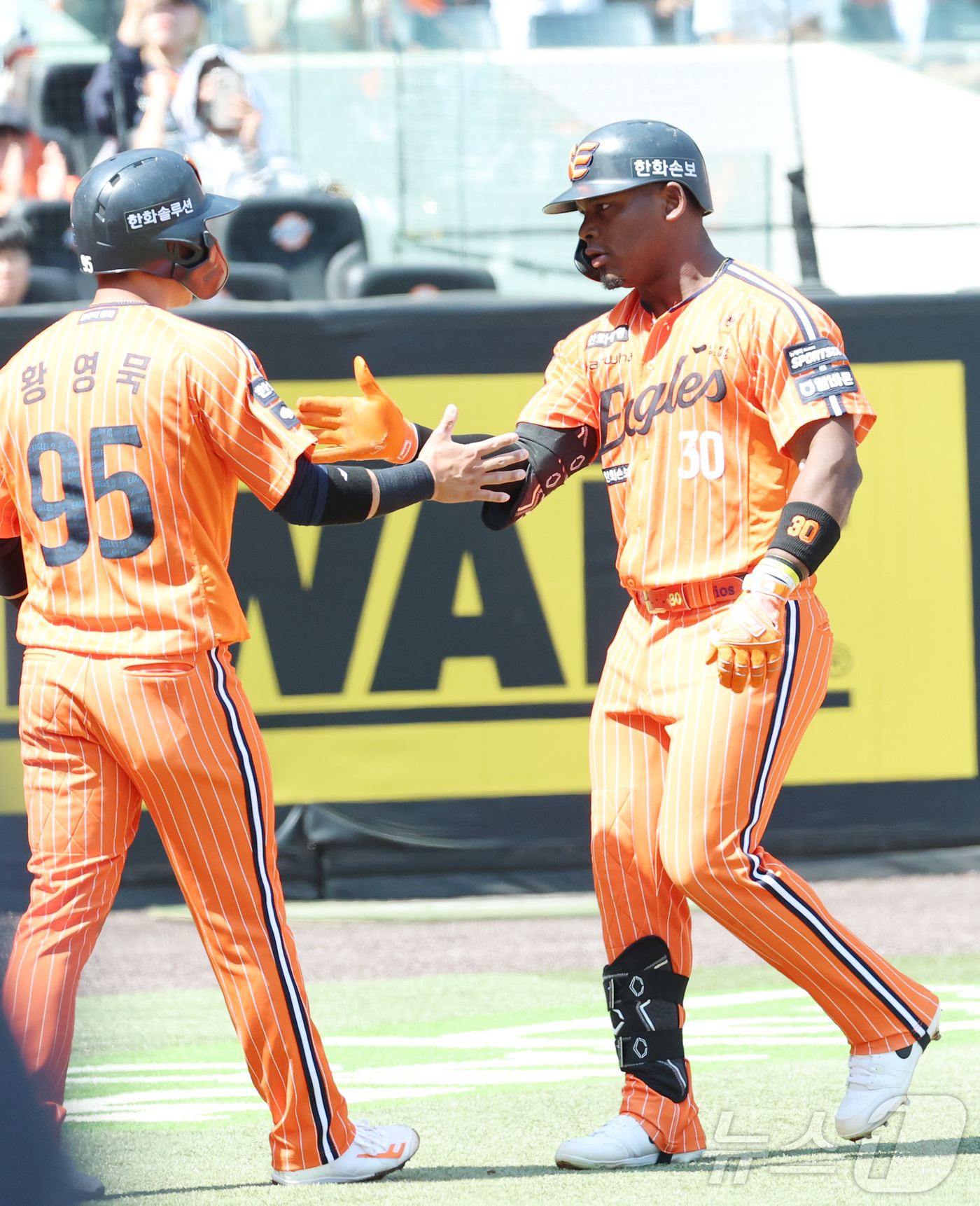 (대전=뉴스1) 김기남 기자 = 26일 대전 한화생명볼파크에서 열린 2026 신한 SOL KBO리그 NC 다이노스와 한화 이글스의 경기에서 한화 페라자가 1회말 동점 2점 홈런을 …