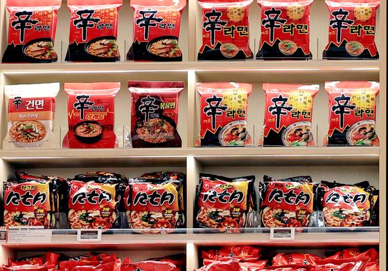 중동행 K-푸드 수출시장 제동···라면 '100만 달러' 넘게 줄었다