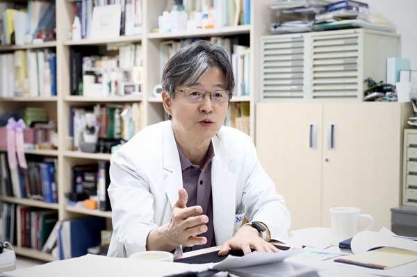 “80대가 40대처럼 치료?…고령 암환자 맞춤 가이드라인 만들 것"