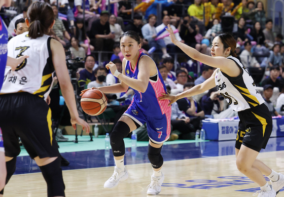 돌파하는 강유림