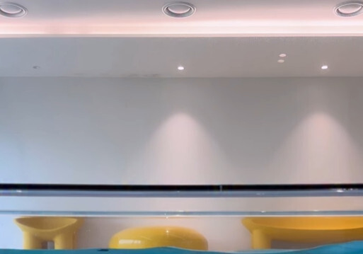 "심연 깊은 곳에서 헤엄"…박지윤, 수중 늘씬 수영복 자태 [N샷]