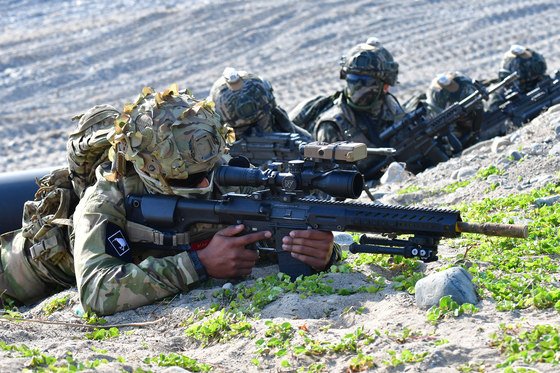 가상의 적 정조준