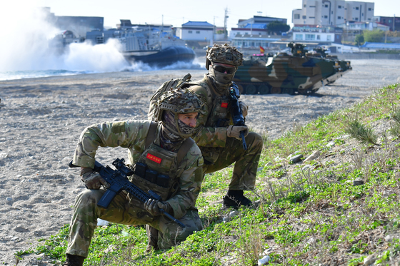 해병대 빨간 명찰 단 뉴질랜드 육군