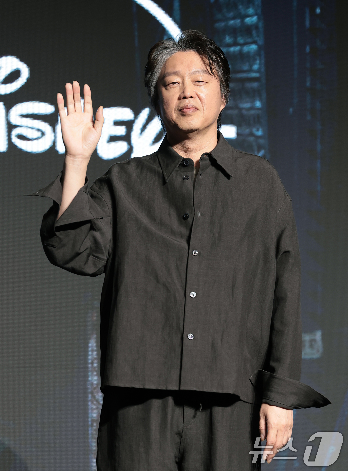 (서울=뉴스1) 권현진 기자 = 배우 김희원이 27일 오전 서울 영등포구 콘래드 서울 호텔에서 디즈니+ 오리지널 시리즈 ‘골드랜드’(극본 황조윤/연출 김성훈) 제작발표회에서 포즈를 …