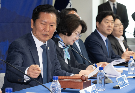 與 "하남갑 이광재·평택을 김용남·안산갑 김남국…김용 공천 안 한다"(상보)