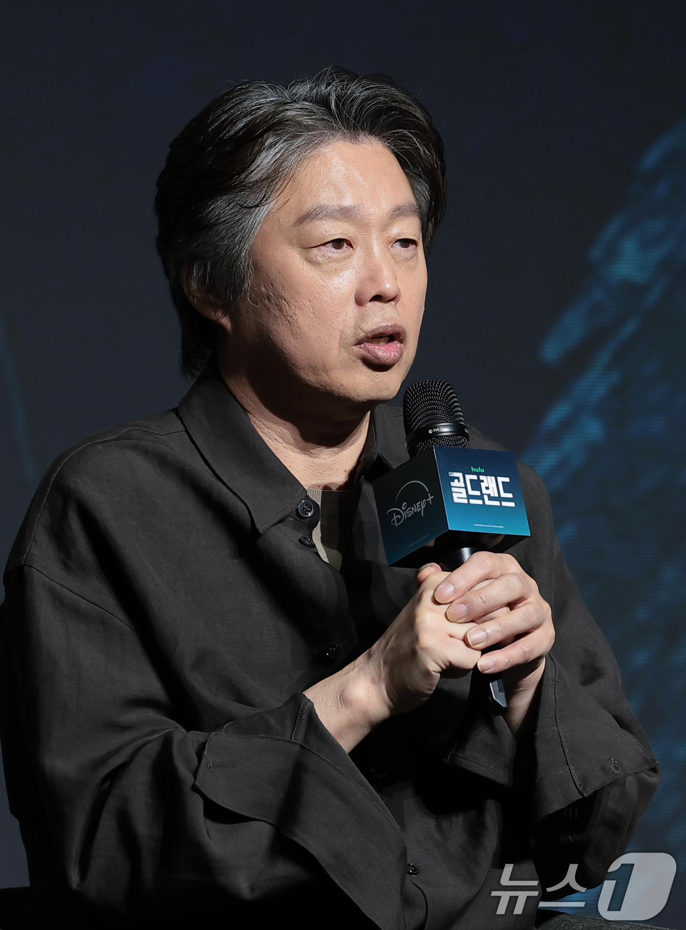 (서울=뉴스1) 권현진 기자 = 배우 김희원이 27일 오전 서울 영등포구 콘래드 서울 호텔에서 디즈니+ 오리지널 시리즈 ‘골드랜드’(극본 황조윤/연출 김성훈) 제작발표회에서 인사말 …