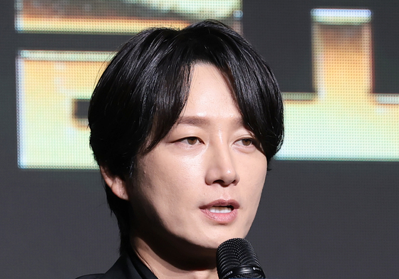 인사말 하는 이현욱