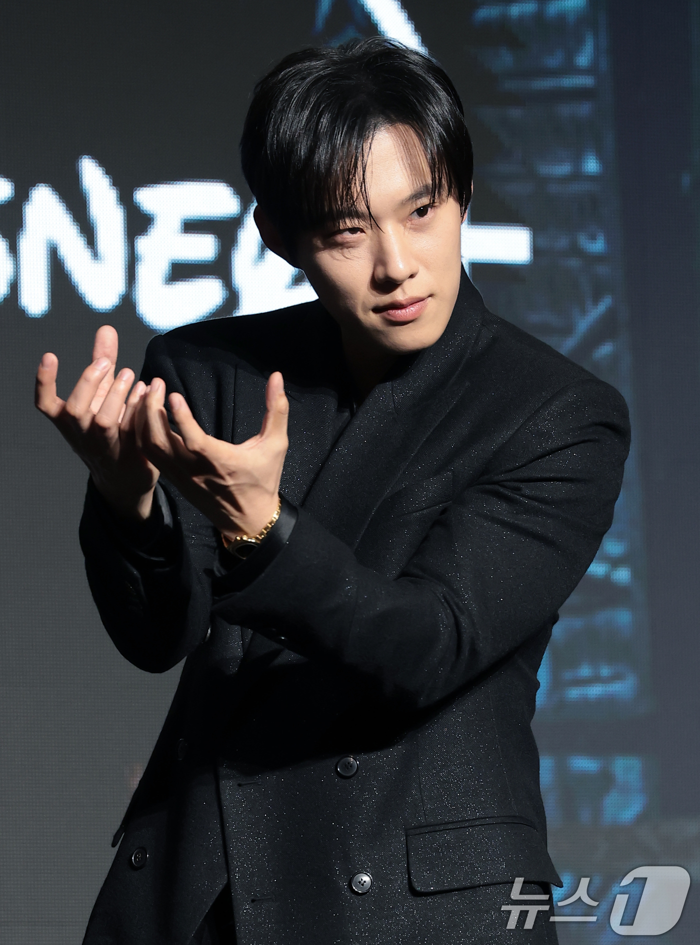 (서울=뉴스1) 권현진 기자 = 배우 김성철이 27일 오전 서울 영등포구 콘래드 서울 호텔에서 디즈니+ 오리지널 시리즈 ‘골드랜드’(극본 황조윤/연출 김성훈) 제작발표회에서 포즈를 …