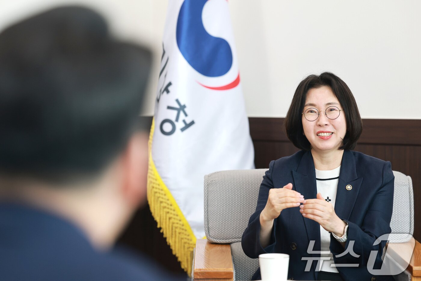 본문 이미지 - 이미선 기상청장이 지난달 27일 오전 서울 동작구 기상청에서 뉴스1과 인터뷰를 갖고 있다. 2026.4.27 ⓒ 뉴스1 임세영 기자