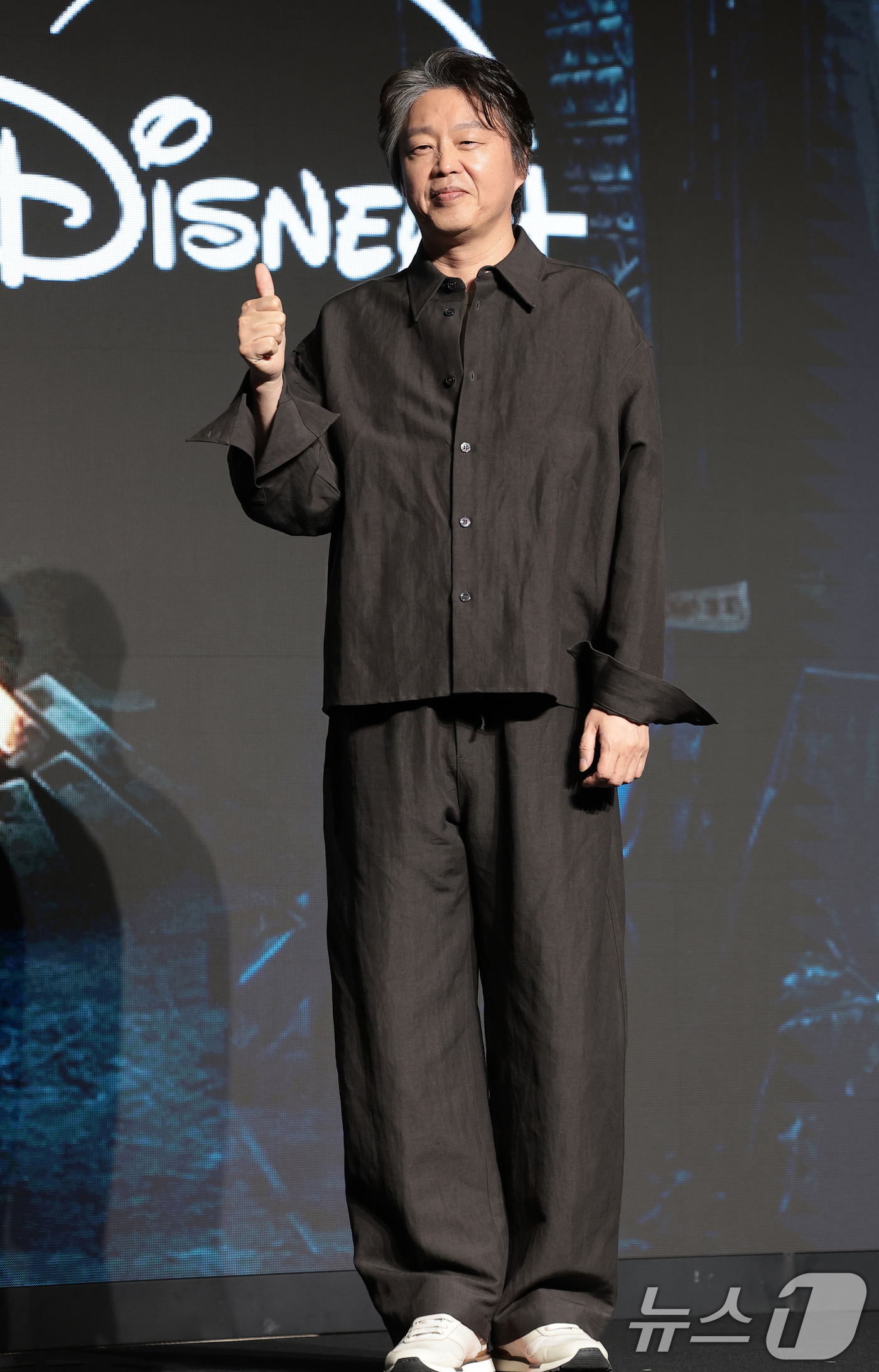 (서울=뉴스1) 권현진 기자 = 배우 김희원이 27일 오전 서울 영등포구 콘래드 서울 호텔에서 디즈니+ 오리지널 시리즈 ‘골드랜드’(극본 황조윤/연출 김성훈) 제작발표회에서 포즈를 …