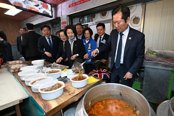 안성중앙시장 방문한 정청래 대표