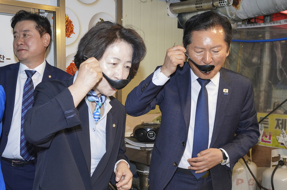 안성 국밥집 방문한 정청래, 추미애