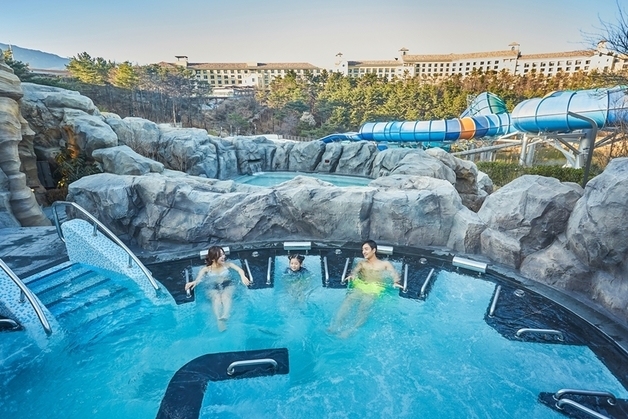 "짐만 싸면 끝"…리조트업계, 황금연휴 '올인클루시브' 전쟁