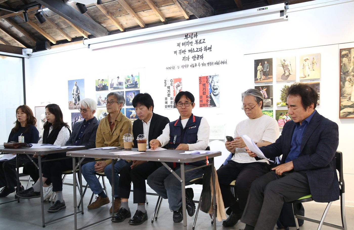 본문 이미지 - 추진위원회는 27일 기자간담회를 열어 백기완의 삶과 언어, 예술 정신을 오늘의 광장과 노동, 청년 세대로 다시 잇겠다는 구상을 27일 밝혔다.