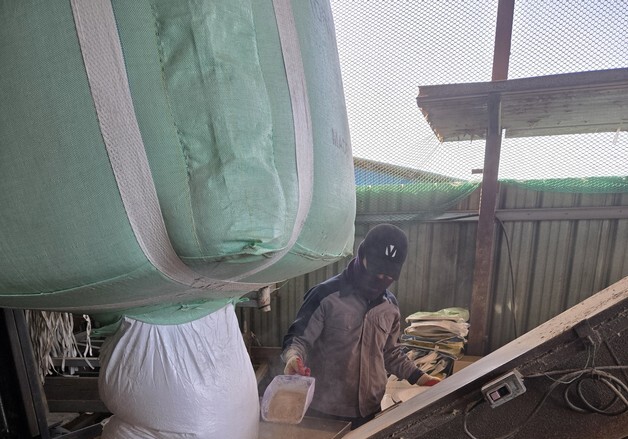 임실군, 축산농가 악취 잡는다…악취 저감제 35톤 공급