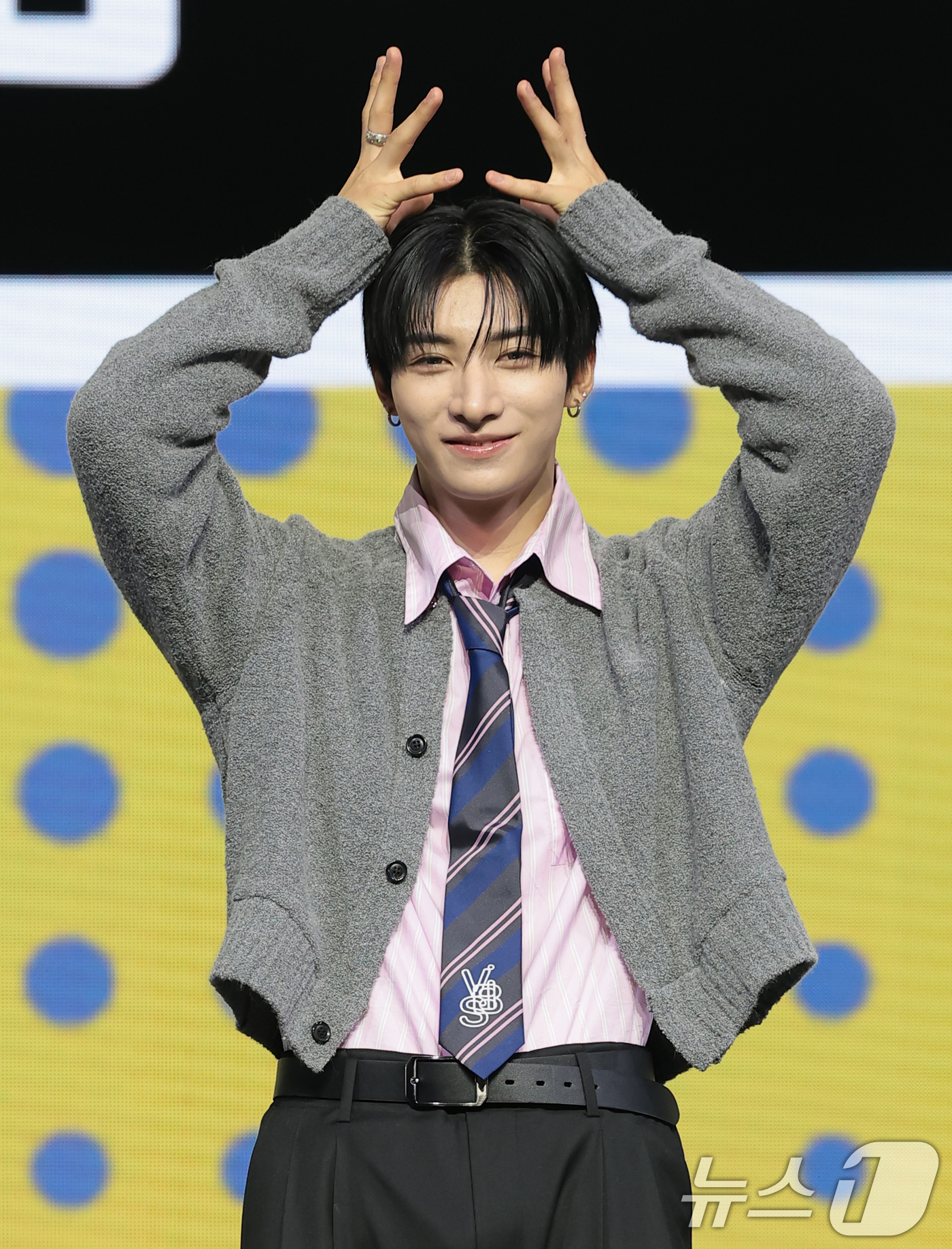 (서울=뉴스1) 권현진 기자 = 그룹 NEXZ(넥스지) 유우가 27일 서울 용산구 한남동 블루스퀘어에서 가진 싱글 2집 'Mmchk(음츠크)' 쇼케이스에서 포즈를 취하고 있다. …