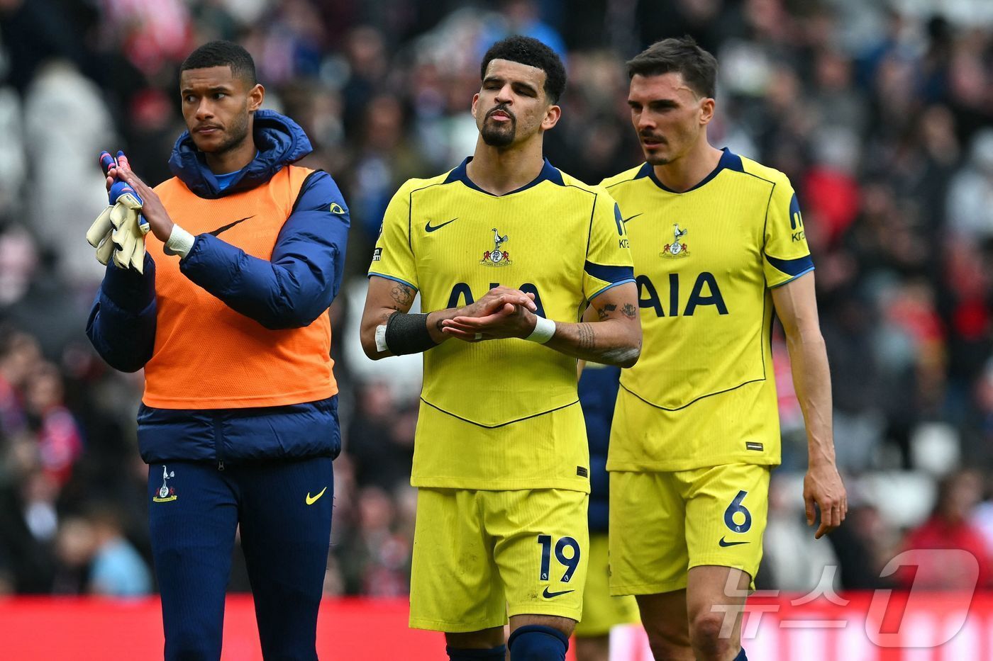 본문 이미지 - 강등 위기에 놓여 있는 토트넘 선수들. 손흥민의 '전 동료'들이다. ⓒ AFP=뉴스1