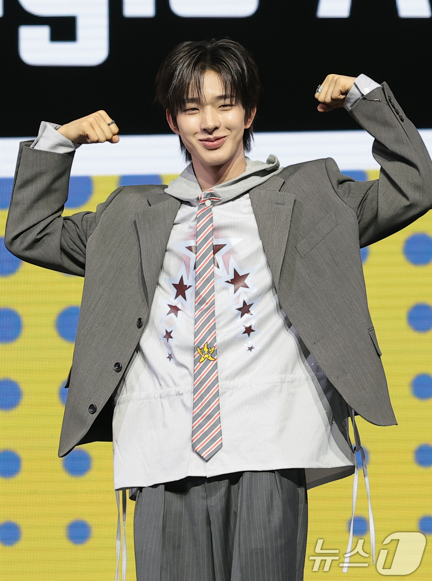 (서울=뉴스1) 권현진 기자 = 그룹 NEXZ(넥스지) 토모야가 27일 서울 용산구 한남동 블루스퀘어에서 가진 싱글 2집 'Mmchk(음츠크)' 쇼케이스에서 포즈를 취하고 있다. …