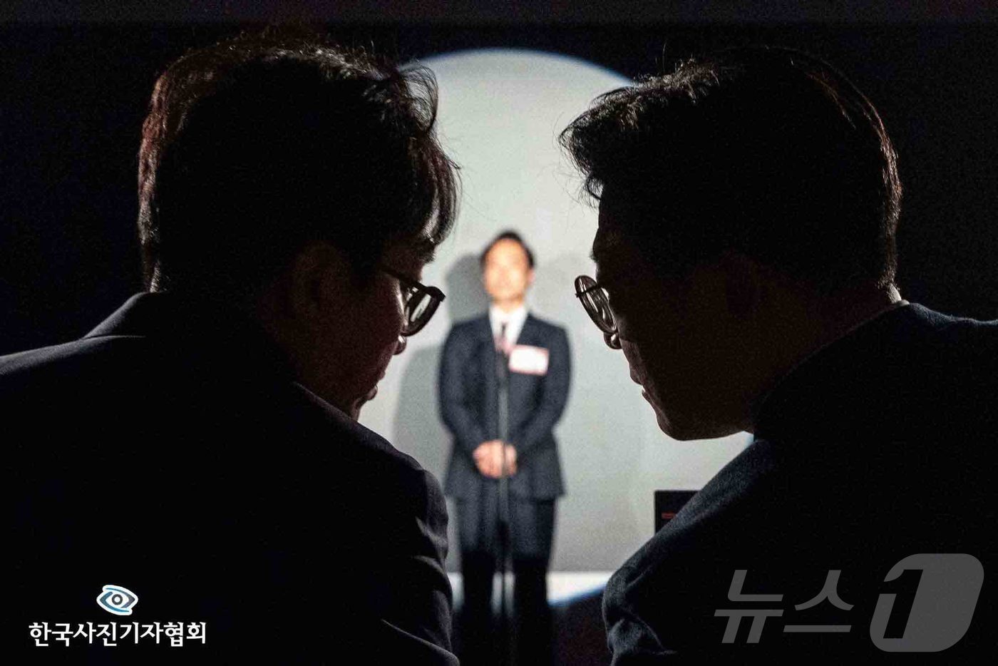 본문 이미지 - '인재를 찾아서' 26일 서울 여의도 국민의힘 중앙당사에서 열린 '광역의원 비례 청년 공개 오디션'에서 심사위원들이 심사를 진행하고 있다. 2026.3.26 2026.4.27 ⓒ 뉴스1 이승베 기자