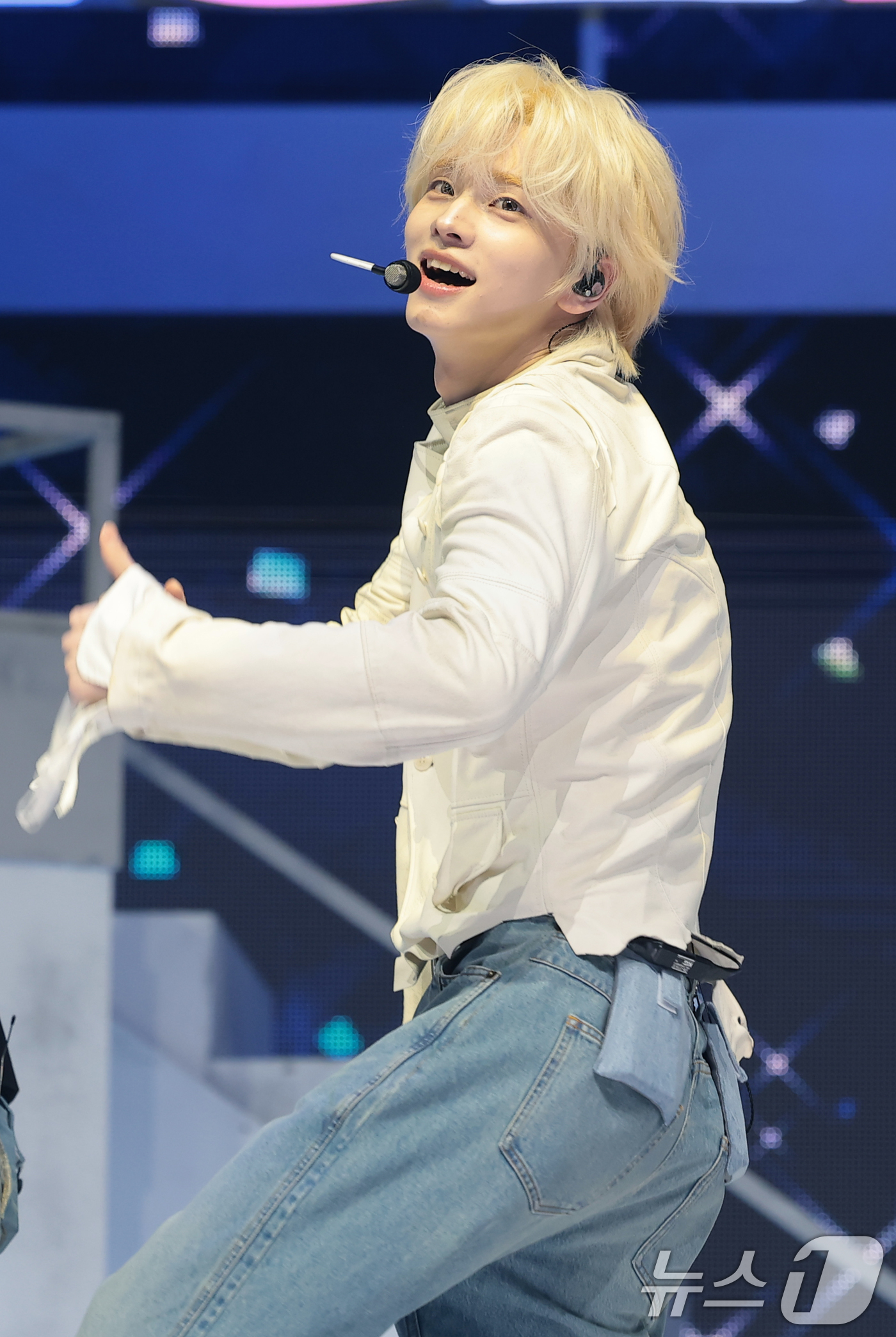 (서울=뉴스1) 권현진 기자 = 그룹 투어스(TWS) 신유가 27일 오후 서울 광진구 예스24라이브홀에서 가진 미니 5집 ‘노 트레지디(NO TRAGEDY)’ 발매 기념 쇼케이스에 …