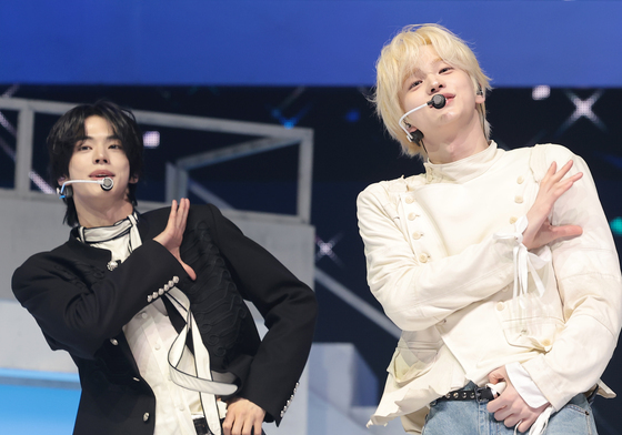 도훈·신유, 훈내 진동 무대