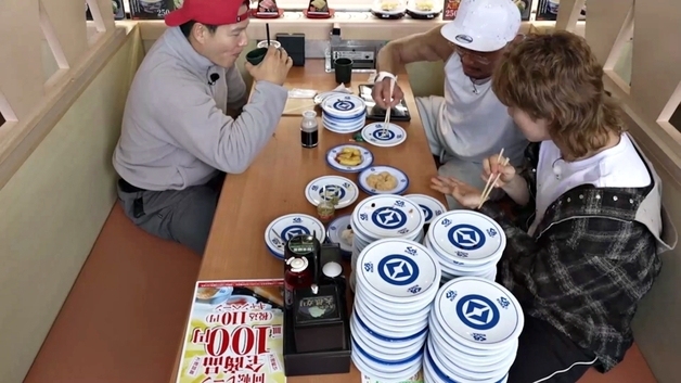 추성훈·김종국·대성, 회전초밥 73접시에 고기 20인분…'상남자' 먹방