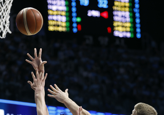 칼 타마요 '다 비켜'