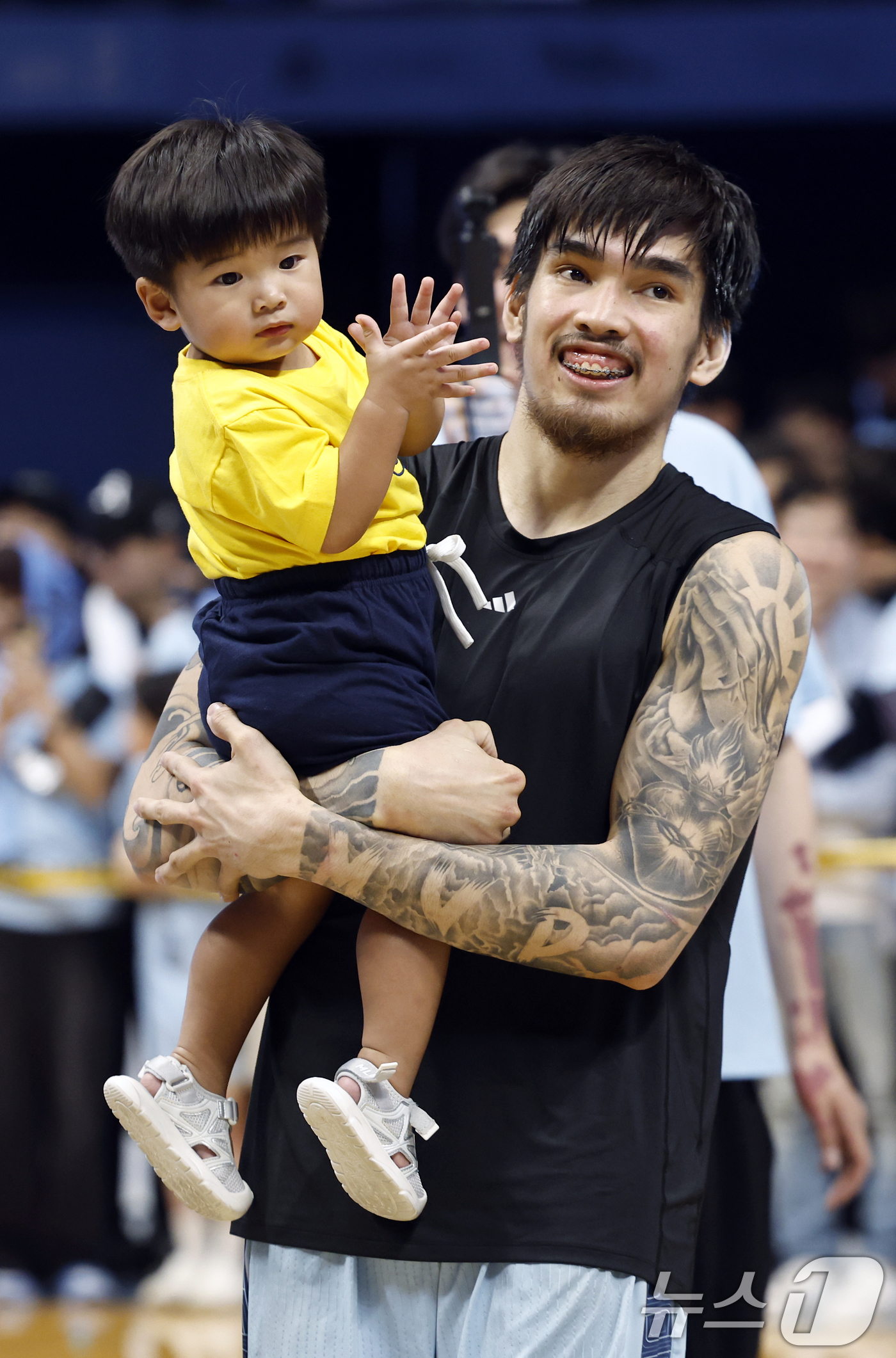 (고양=뉴스1) 박정호 기자 = 27일 오후 경기도 고양시 일산서구 중앙로 고양소노아레나에서 열린  2025-26 프로농구 4강 플레이오프 3차전 고양 소노 스카이거너스와 창원 L …