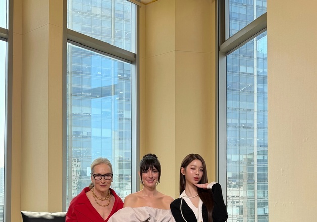 장원영, 메릴 스트립·앤 해서웨이 사이서 뽐낸 '월드 클래스' 미모 [N샷]