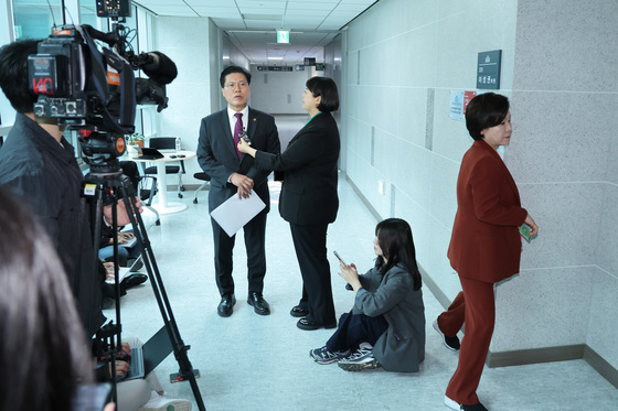 野 개혁성향 의원들, 송언석 조기 사퇴론  제동…"선거 앞 바람직 않아"