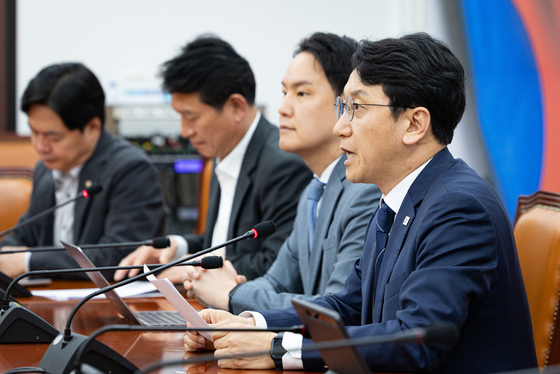 모두 발언하는 천준호 원내대표 직무대행