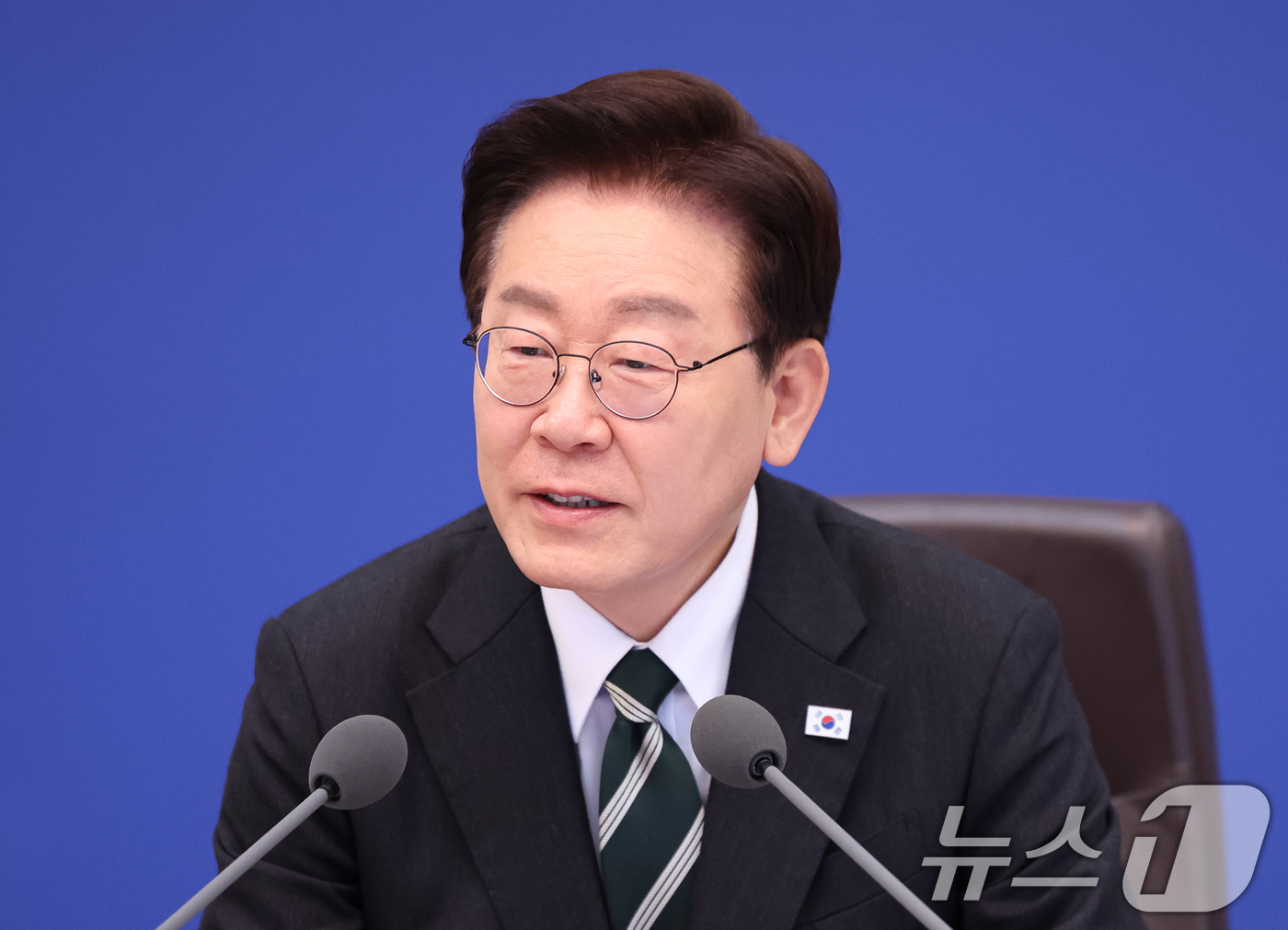 (서울=뉴스1) 허경 기자 = 이재명 대통령이 28일 청와대에서 열린 제18회 국무회의 겸 제6차 비상경제점검회의에서 발언을 하고 있다. 2026.4.28/뉴스1