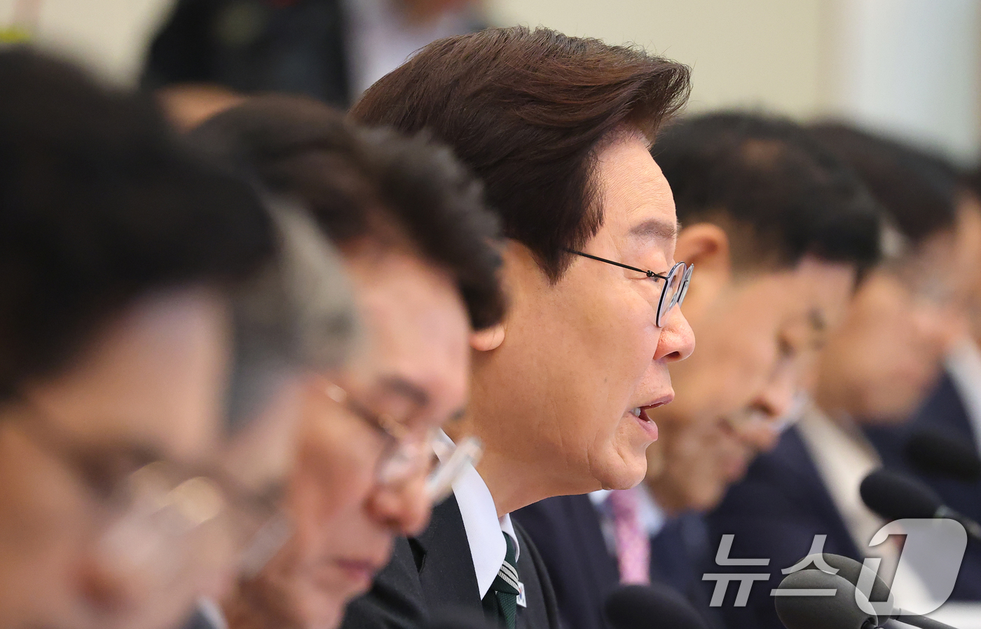 (서울=뉴스1) 허경 기자 = 이재명 대통령이 28일 청와대에서 열린 제18회 국무회의 겸 제6차 비상경제점검회의에서 발언을 하고 있다. 2026.4.28/뉴스1