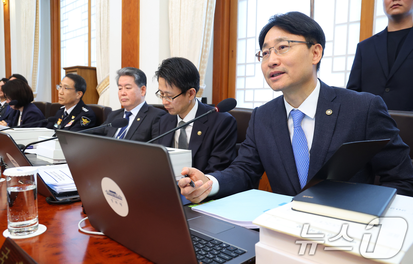 (서울=뉴스1) 허경 기자 = 임광현 국세청장이 28일 청와대에서 열린 제18회 국무회의 겸 제6차 비상경제점검회의에서 발언을 하고 있다. 2026.4.28/뉴스1