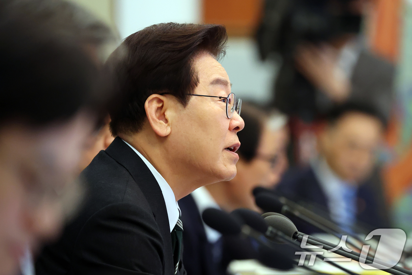 (서울=뉴스1) 허경 기자 = 이재명 대통령이 28일 청와대에서 열린 제18회 국무회의 겸 제6차 비상경제점검회의에서 발언을 하고 있다. 2026.4.28/뉴스1