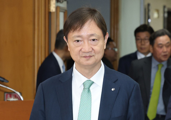 업무협약식 참석하는 이찬진 금감원장